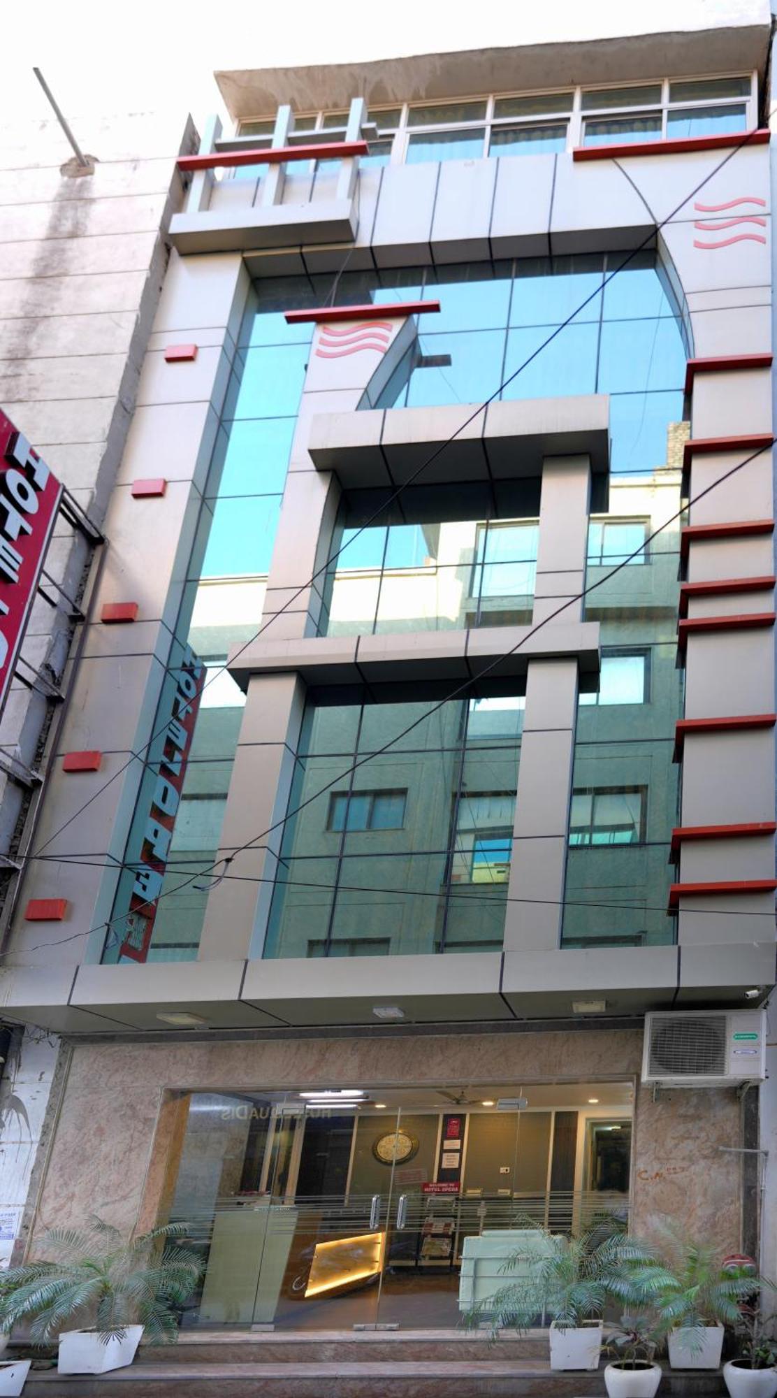 Hotel Oppera Delhi Airport Nueva Delhi Exterior foto